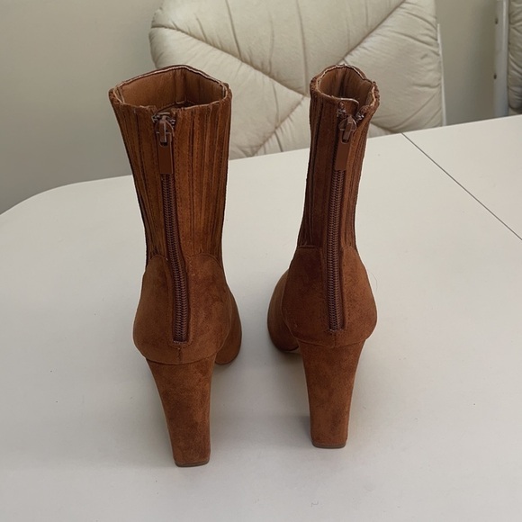 💜🤑 FOREVER 21 block pointed zip up boots like new!! - Picture 8 of 14